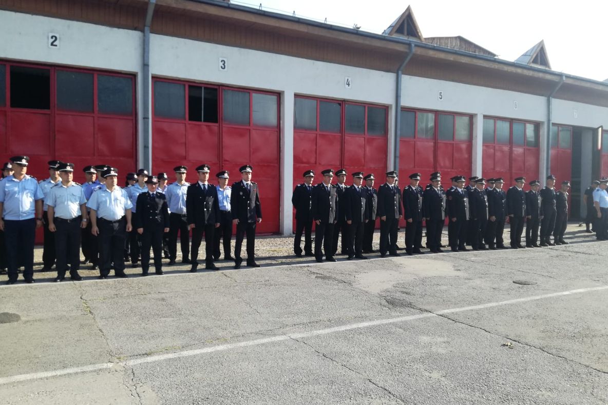 94 de pompieri înaintați în grad la termen la ISU Mehedinți