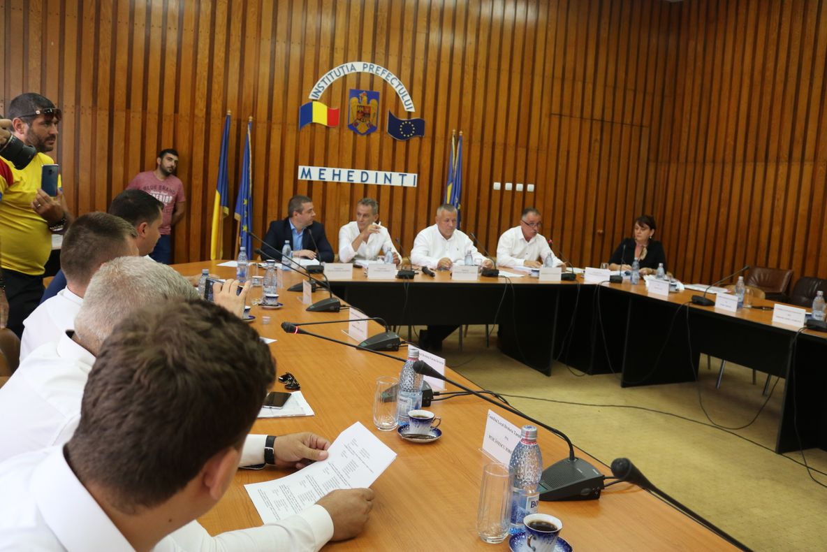 VIDEO Consiliul Local Turnu Severin i-a retras titlul de cetățean de onoare caricaturistului Ştefan Popa Popa’s