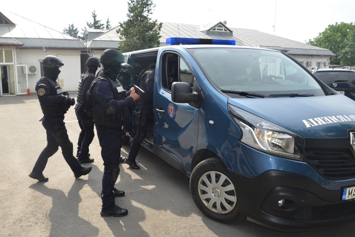 Sfârșit de săptămână  încărcat de misiuni pentru Jandarmeria Mehedinți