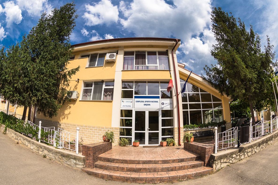 12 sportivi cazați la Complexul Național  Sportiv Orșova au ajuns la spital cu toxiinfecție alimentară