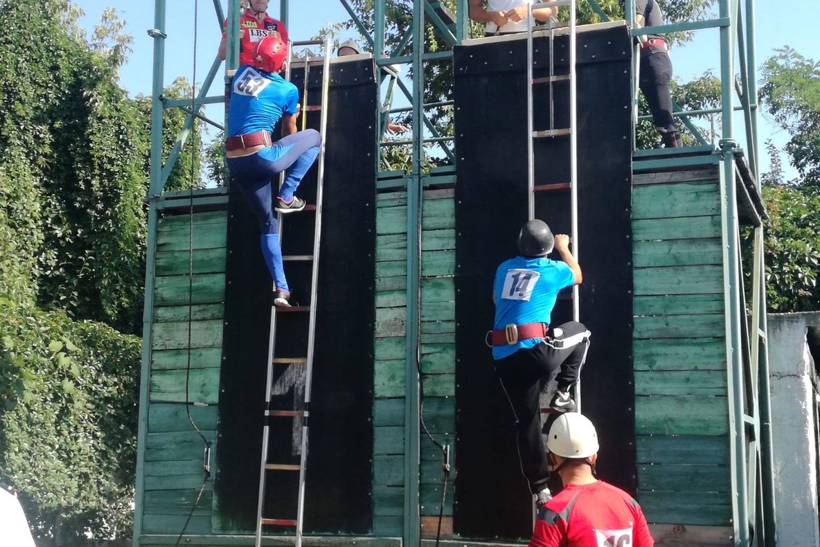 Concurs între pompierii din cadrul a cinci inspectorate pentru situaţii de urgenţă