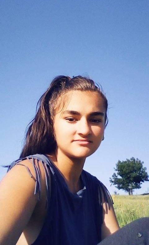 Adolescentă de 15 ani plecată de acasă. Poliția o caută peste tot