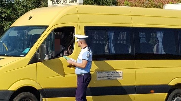 Maşinile care transportă elevi, verificate înainte de începerea anului şcolar