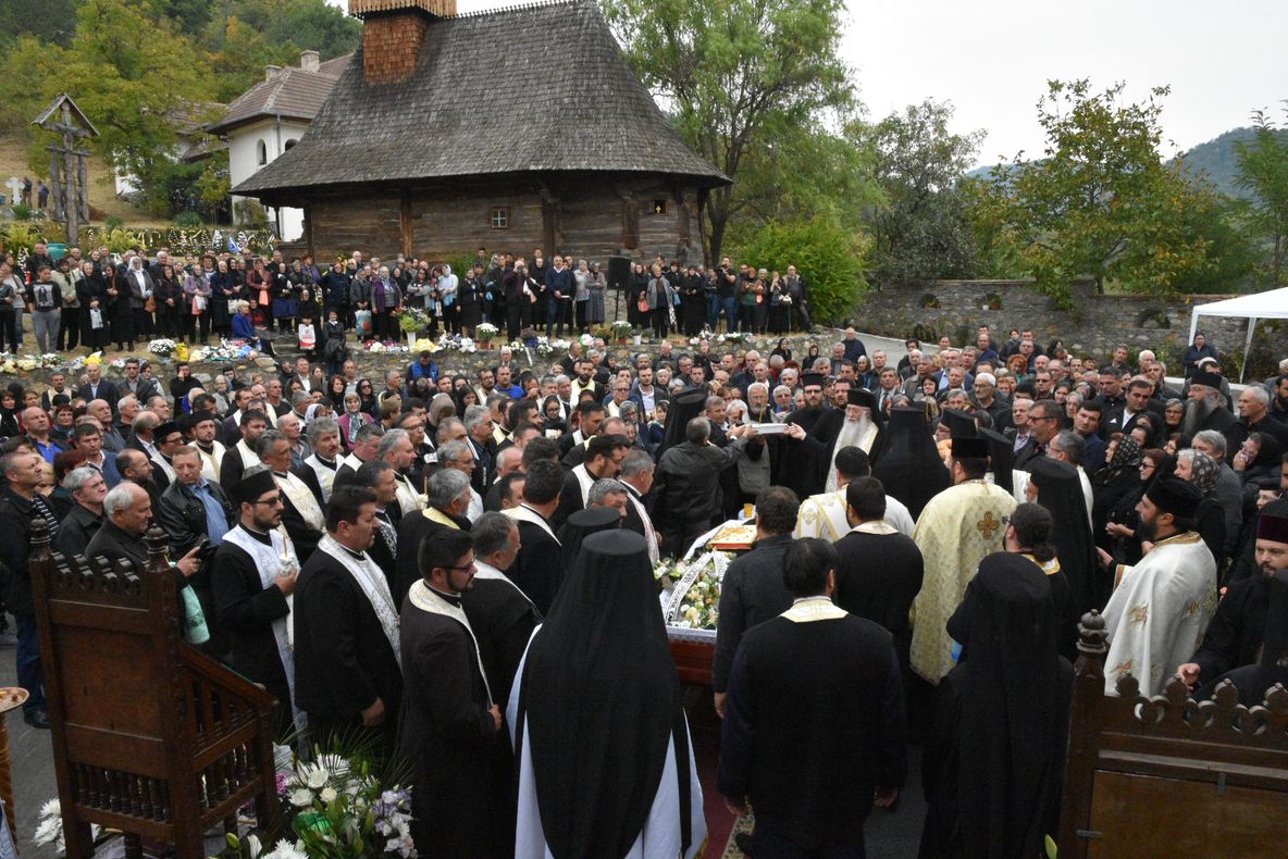 Starețul Mănăstirii Topolnița, Părintele Arhimandrit Pavel Nicolaescu, a fost îngropat marți