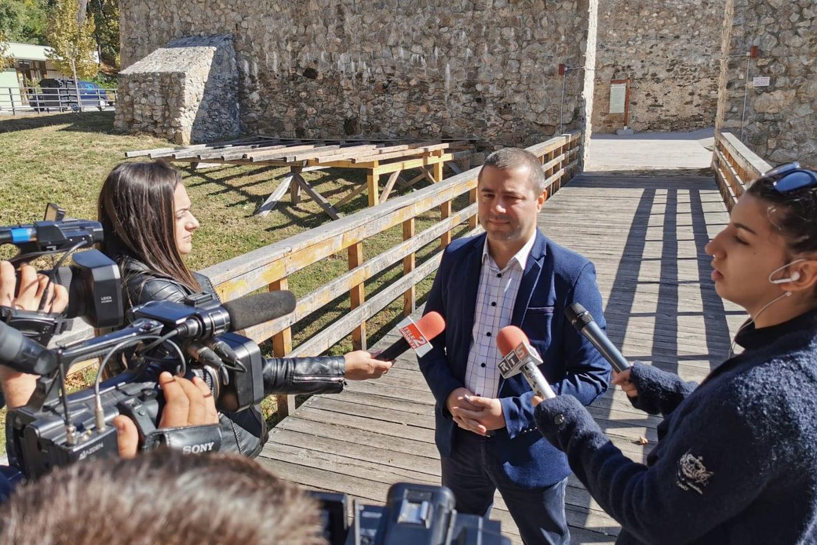 Viceprimarul Daniel Cîrjan propune amplasarea de panouri informative turistice lângă toate obiectivele turistice