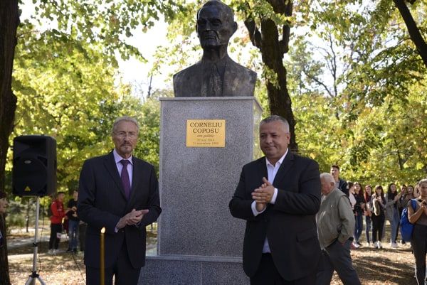 A fost dezvelit la Turnu Severin bustul lui Corneliu Coposu