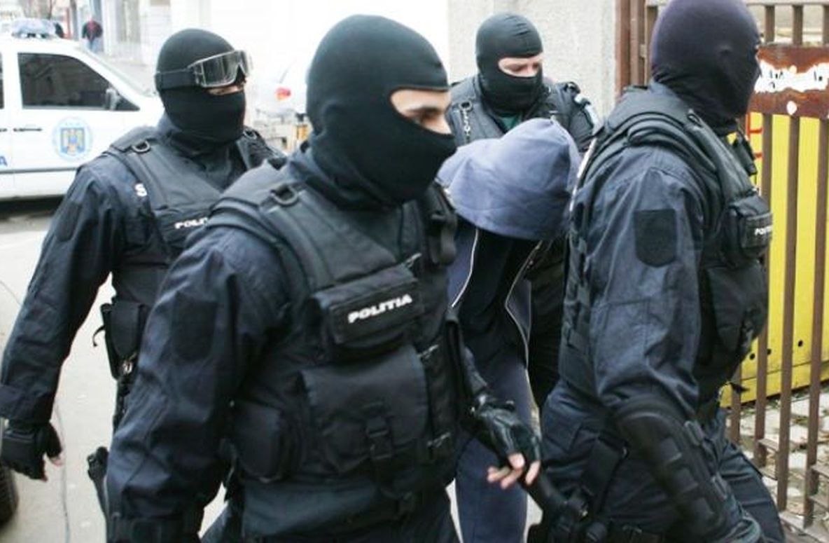 Dispărut de la domiciliu, găsit de mascați