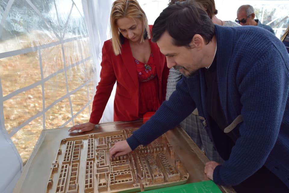 Workshop nonformal pentru persoanele cu deficiențe de vedere la Muzeul Regiunii Porților de Fier