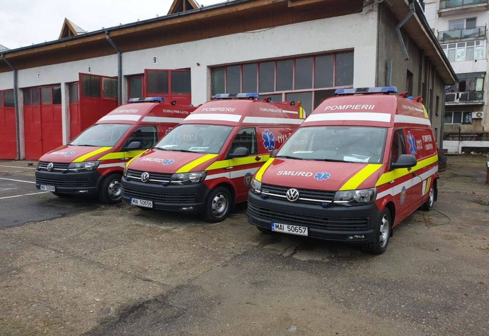 Trei ambulanțe noi SMURD au intrat în dotarea ISU Mehedinți