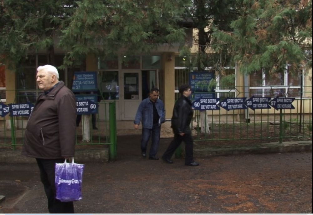 ÎN MEHEDINȚI, LA ORA 17, PREZENȚA LA VOT SE APROPIE DE 40 LA SUTĂ