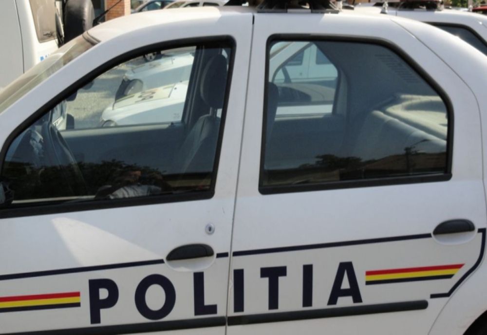 Pentru ce fapte sunt acuzați trei agenți de poliție din Mehedinți
