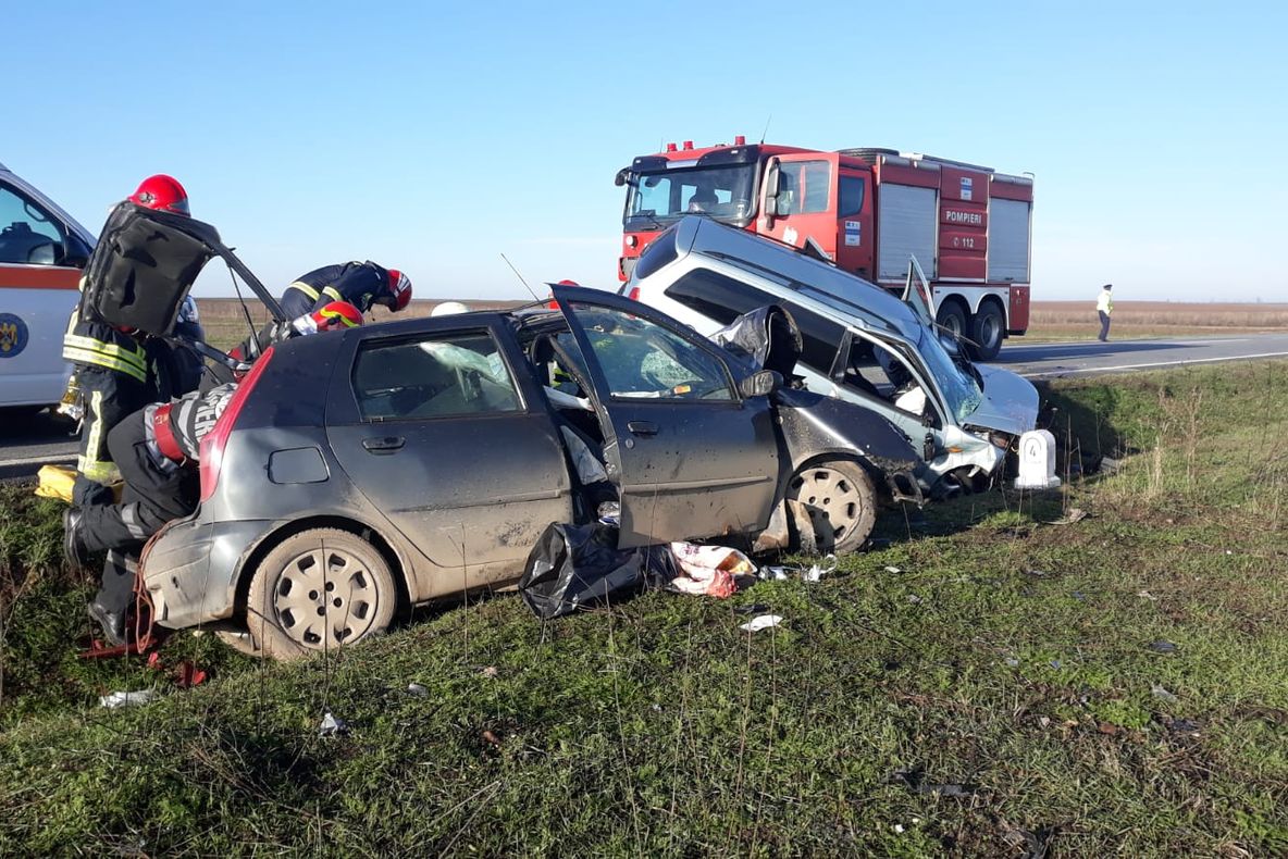 Femeie moartă în accident, pe DN 56A