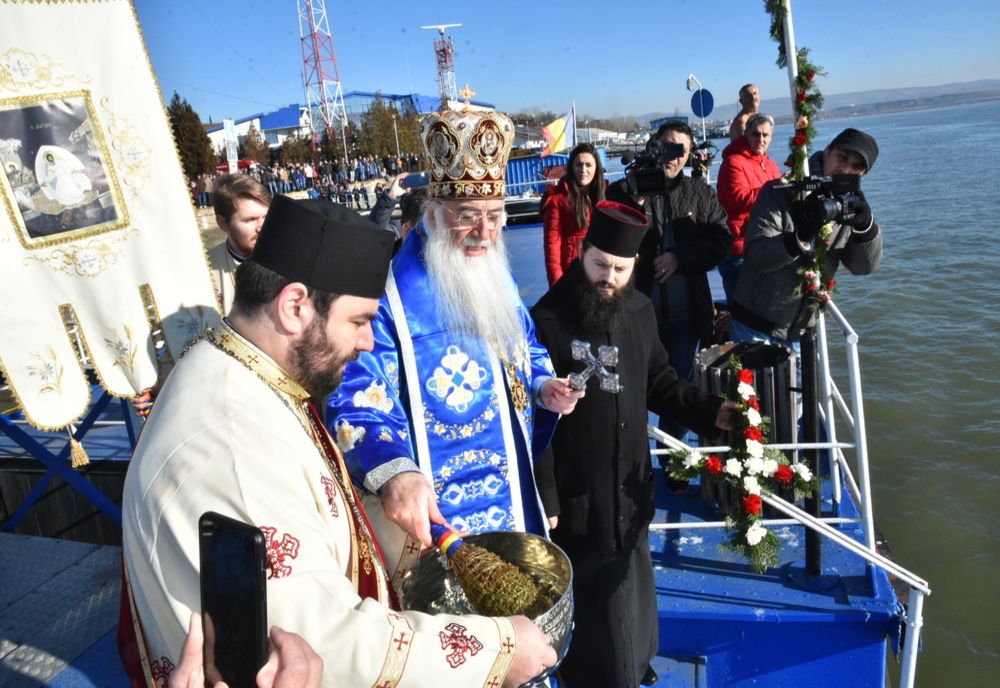 Procesiune de Bobotează în Portul din Drobeta-Turnu Severin
