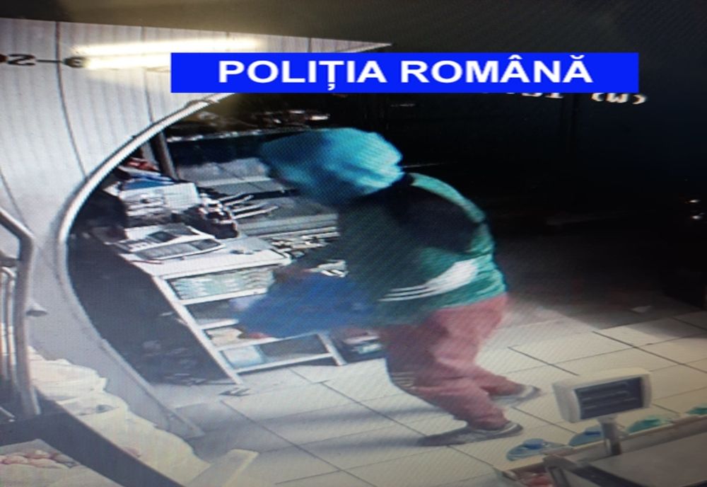 Doi spărgători din locuințe și societăți comerciale, prinși de poliție