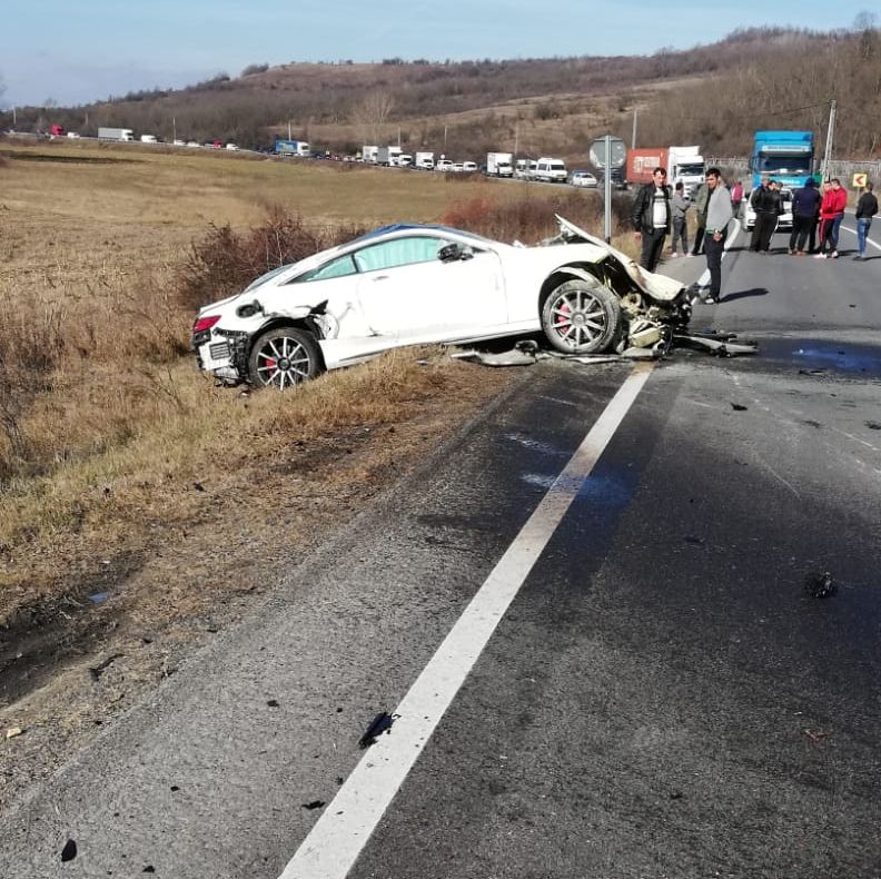 Accident grav în Mehedinți. Un bărbat și-a pierdut viața pe DN 6