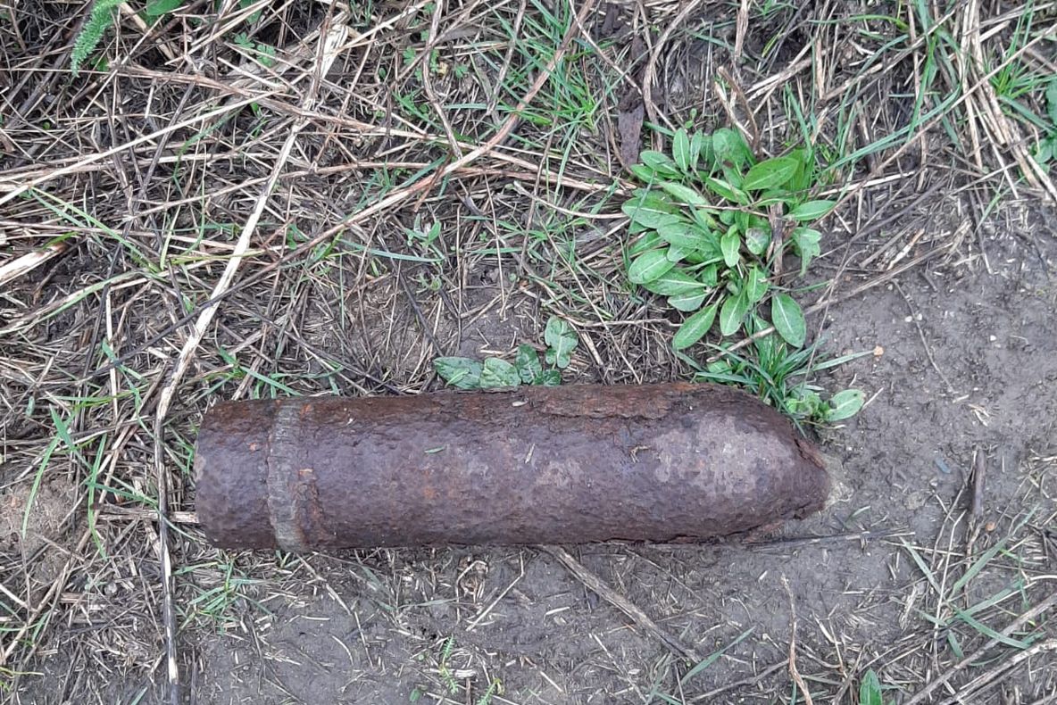 Alertă în Magheru: Un proiectil de artilerie, găsit de un cetățean