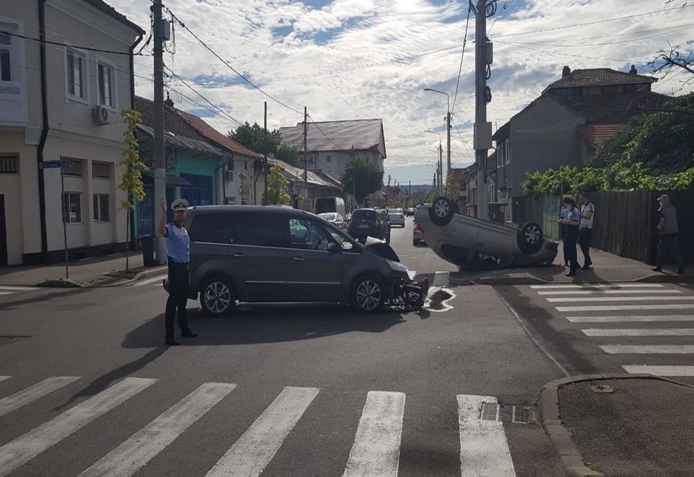 Ciocnire violentă într-o intersecție din Turnu Severin