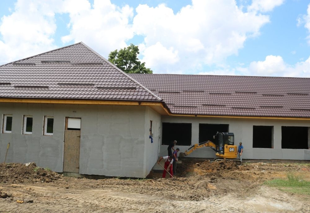 Se reabilitează școala și grădinița din Husnicioara