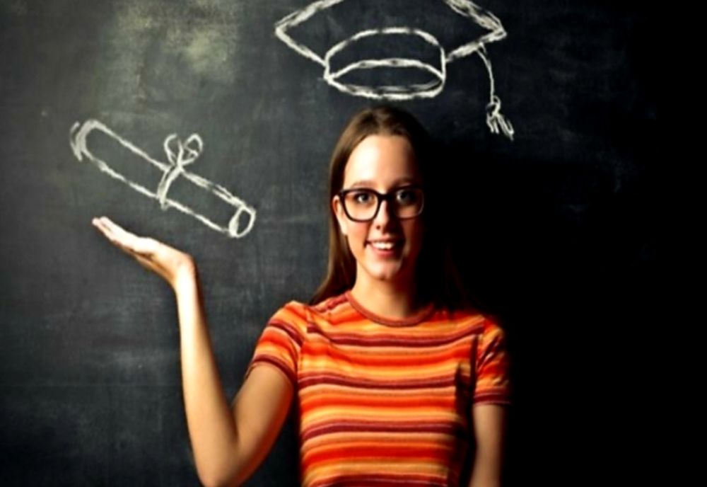 Doi tineri din Mehedinți au obținut nota maximă la Bacalaureat