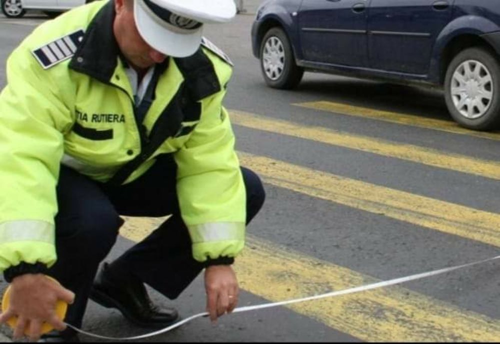 O mașină de valori s-a răsturnat în localitatea Hinova