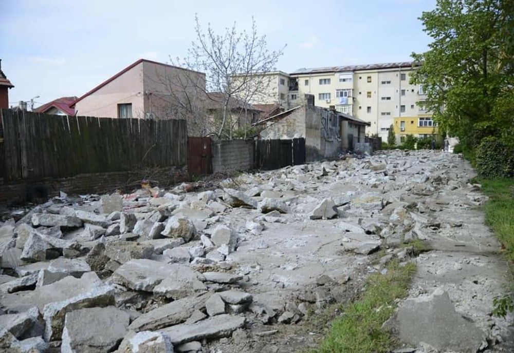 O nouă parcare pe strada Calomfirescu din municipiu