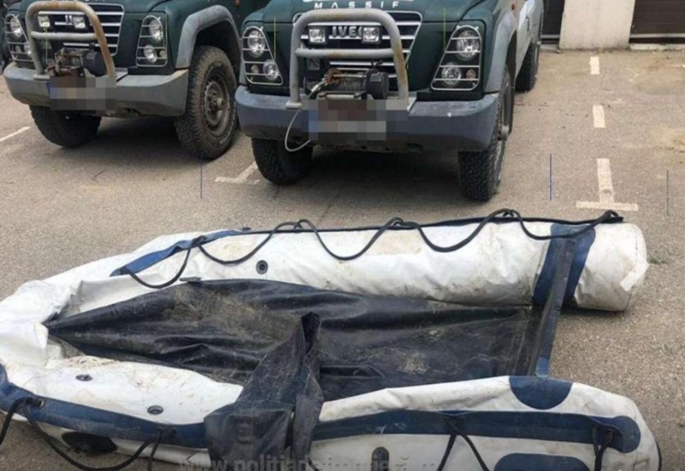 Sume cuprinse între 2.000 şi 4.500 de euro de persoană pentru a cumpăra barca cu care au intrat ilegal în România