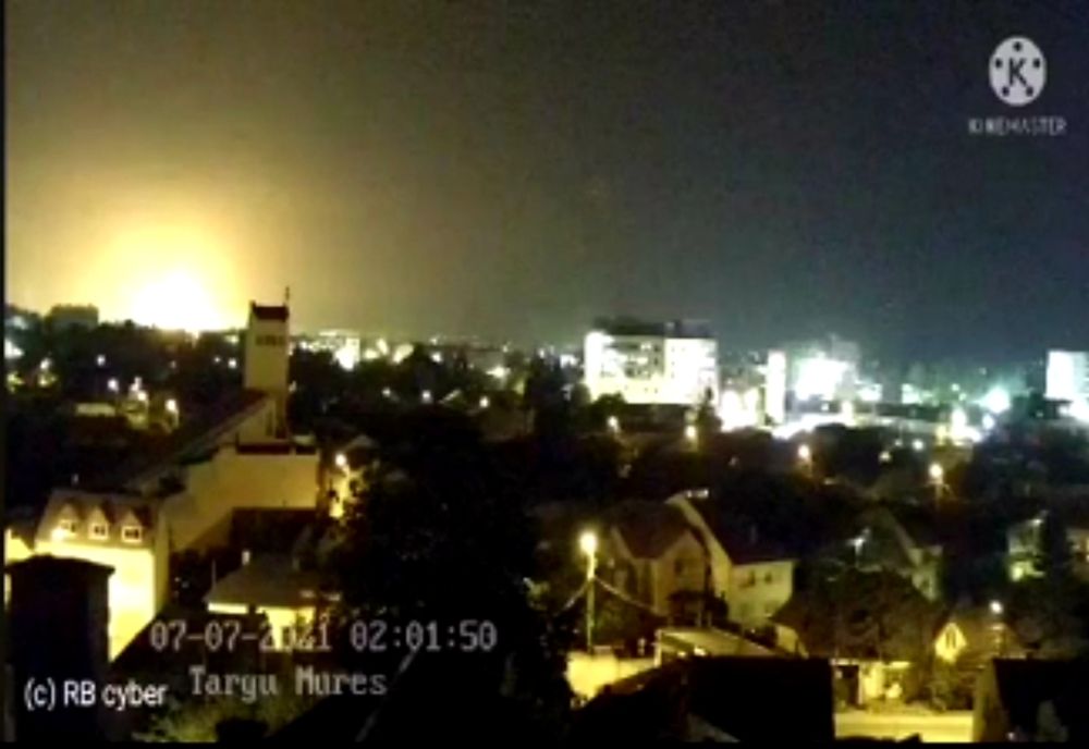 Explozie urmată de incendiu noaptea trecută la Combinatul chimic Azomureș