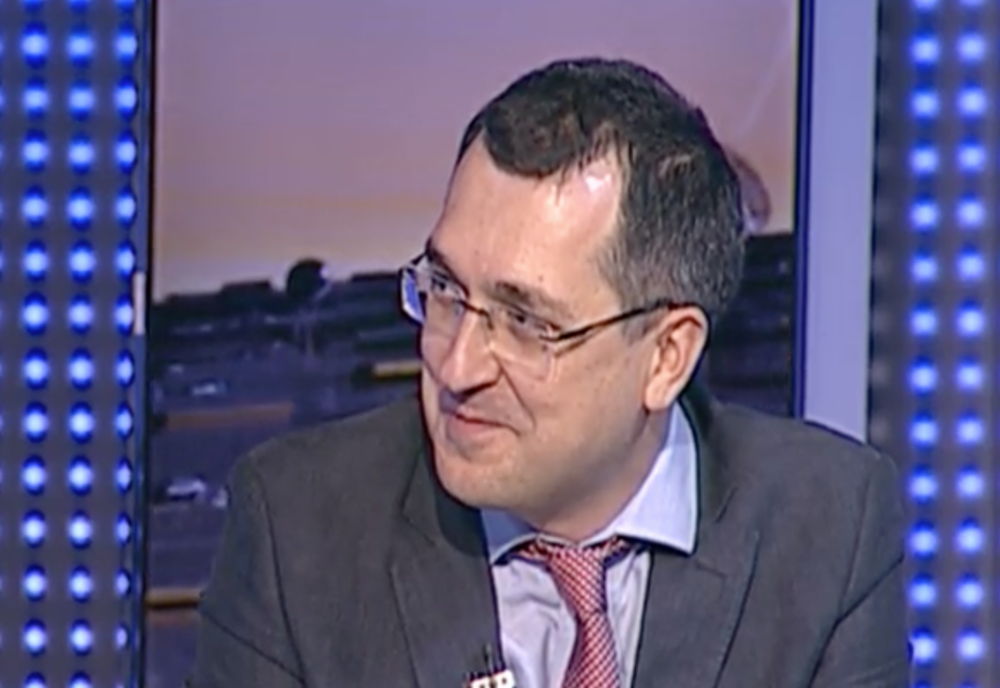 Vlad Voiculescu: „Suntem în plin val 4, dar ni se recoamndă să jucăm golf”