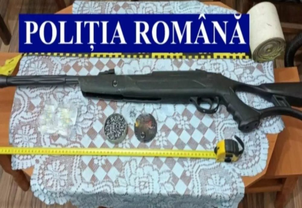 VIDEO DESCINDERI la primele ore ale dimineții! Polițiștii și mascații fac percheziții în 12 județe, la TRAFICANȚI DE ARME