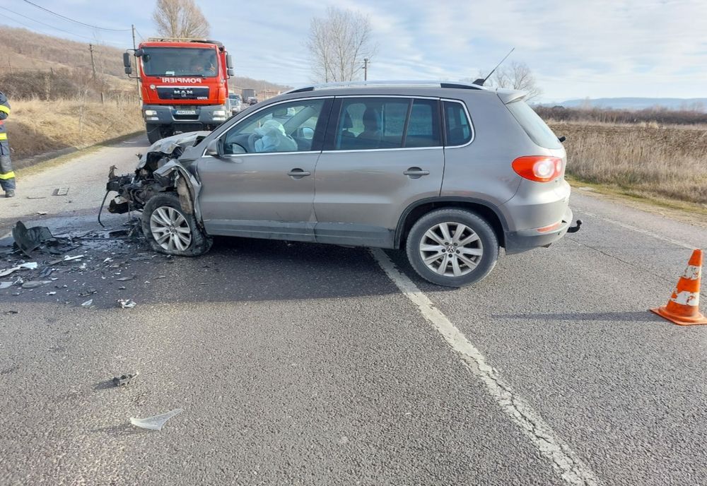 Mehedinţi: Accident, pe DN 6, la intrare în Strehaia