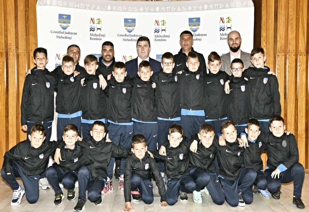 Tinerii sportivi premiați la CJ Mehedinți