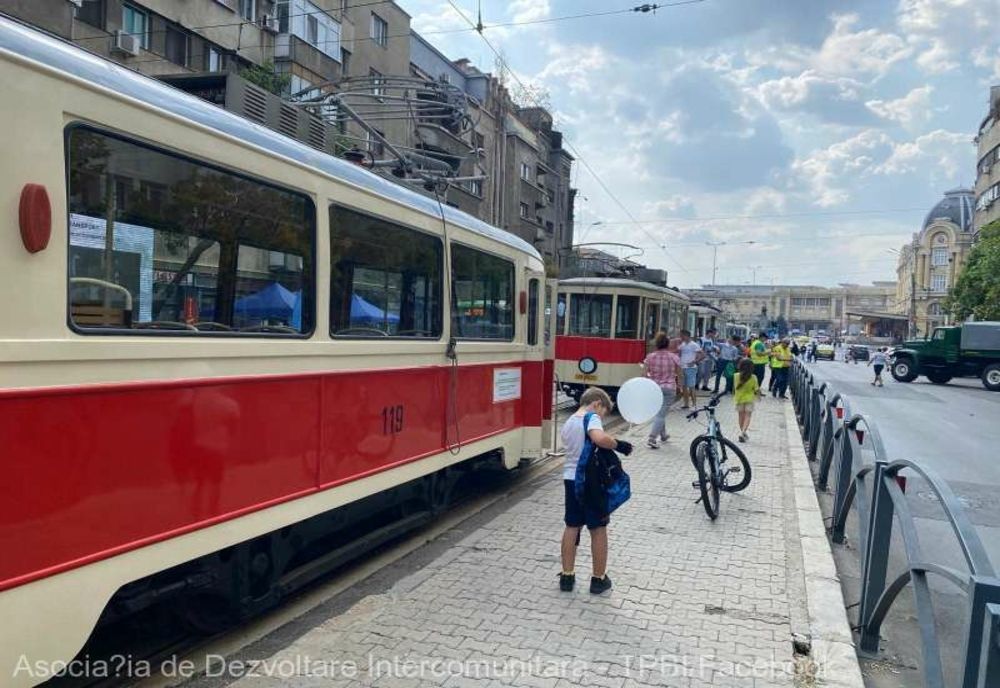 ZECI DE MII DE PERSOANE AU PARTICIPAT LA ACTIVITĂŢILE ORGANIZATE ÎN SĂPTĂMÂNA EUROPEANĂ A MOBILITĂŢII 