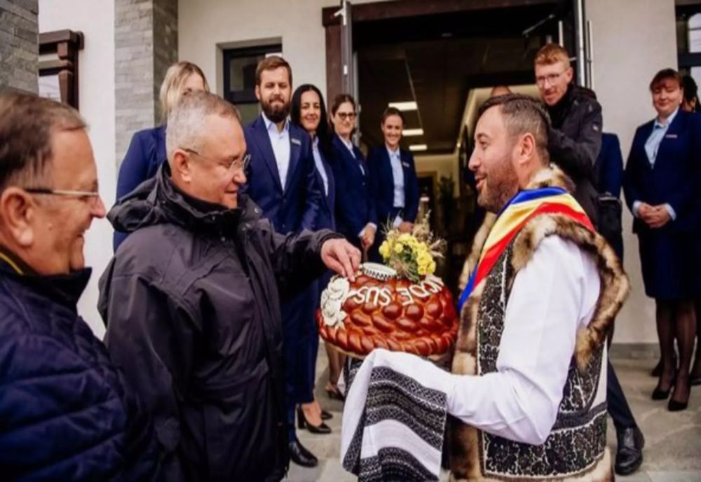 NICOLAE CIUCĂ, VIZITĂ LA HORODNIC DE SUS: ”L-AM ÎNTÂLNIT PE PRIMARUL VALENTIN LUȚĂ, UN OM CREDINCIOS, FAMILIST CARE ÎȘI SLUJEȘTE COMUNITATEA CU PASIUNE”