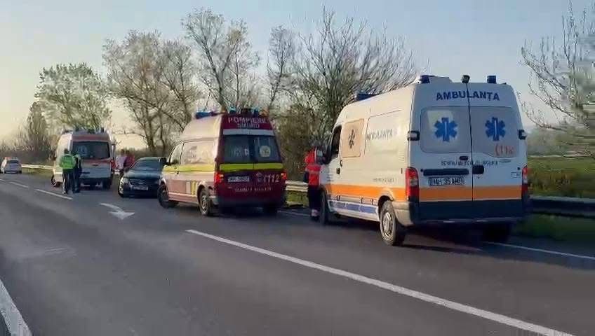 TRAGEDIE PE ȘOSEA: UN BĂRBAT ȘI-A PIERDUT VIAȚA DUPĂ CE MAȘINA A IEȘIT DE PE DRUM