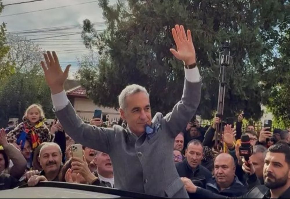 CĂLIN GEORGESCU SE PREZINTĂ LA SEMNAREA CONTROLULUI JUDICIAR. MOBILIZARE DE AMPLOARE A ROMÂNILOR