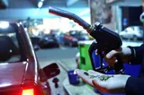 Motorina încă n-a ajuns la 10 lei litrul, dar se apropie vertiginos. Prețuri carburanți, vineri, 17 iulie 2026