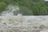 Alertă hidrologică. Cod portocaliu și Cod galben de inundații în mare parte din țară, până luni la prânz