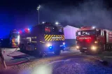Incendiu în Strehaia, lângă un bloc: două magazii au ars, iar locatarii au fost evacuați