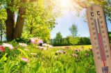 Vreme capricioasă în România! Vânt puternic, furtuni și temperaturi de până la 30 de grade