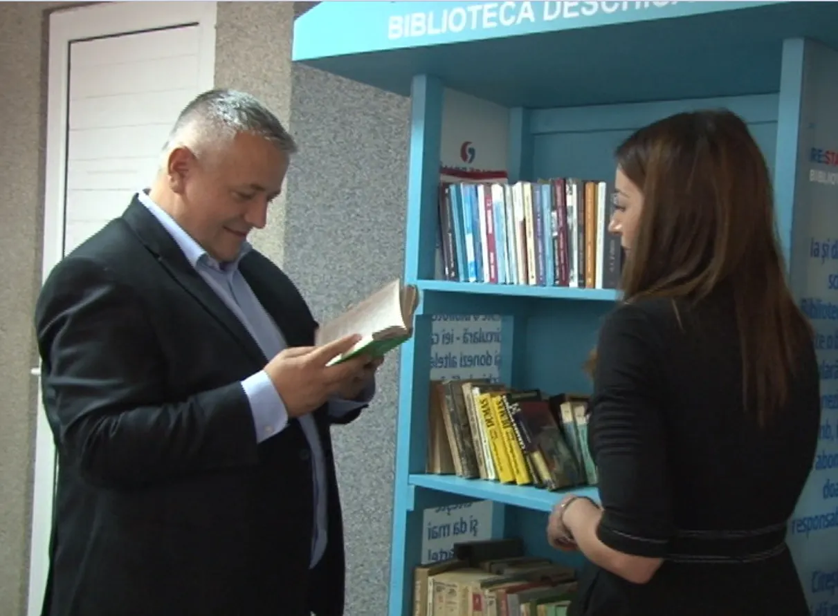 biblioteca deschisa