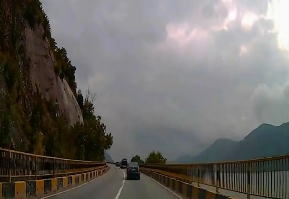 Trafic rutier blocat la ieșirea din Orșova către Drobeta -Turnu Severin