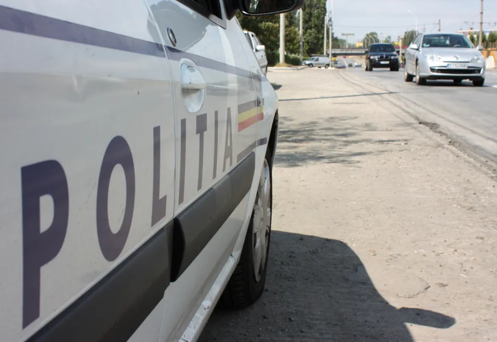 Șase sirieni căutați de jandarmi și polițiști, după ce au fugit dintr-un centru de carantină din Severin