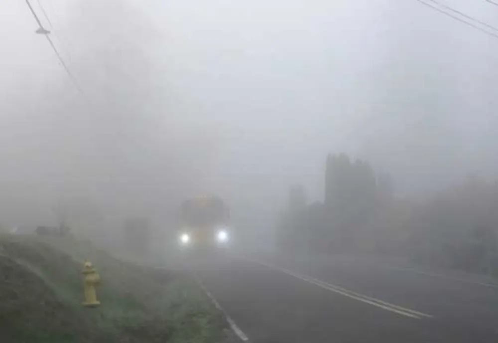 Restricții, trafic aglomerat și ceață marți dimineața. Ce zone sunt afectate