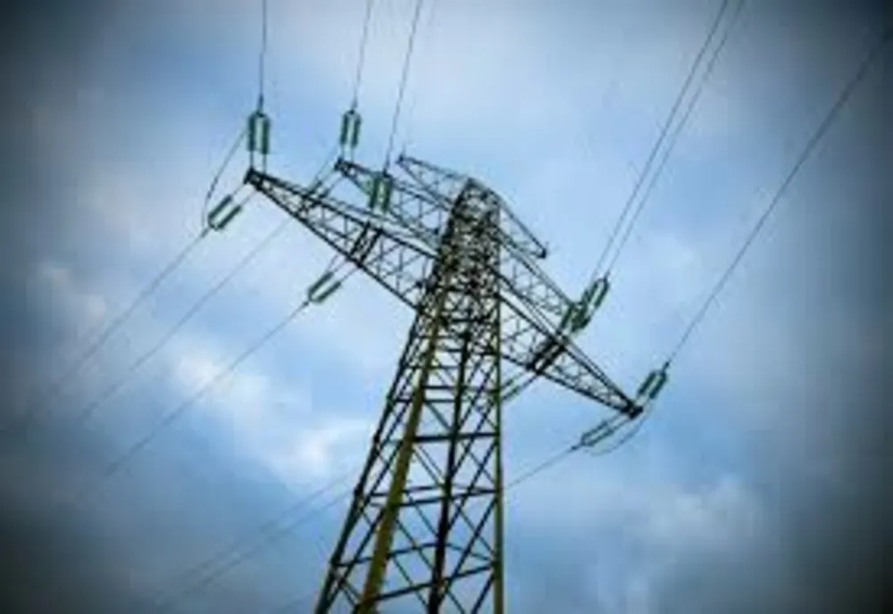 Preţul energiei electrice ar putea creşte şi mai mult, din septembrie. Cine trage semnalul de alarmă