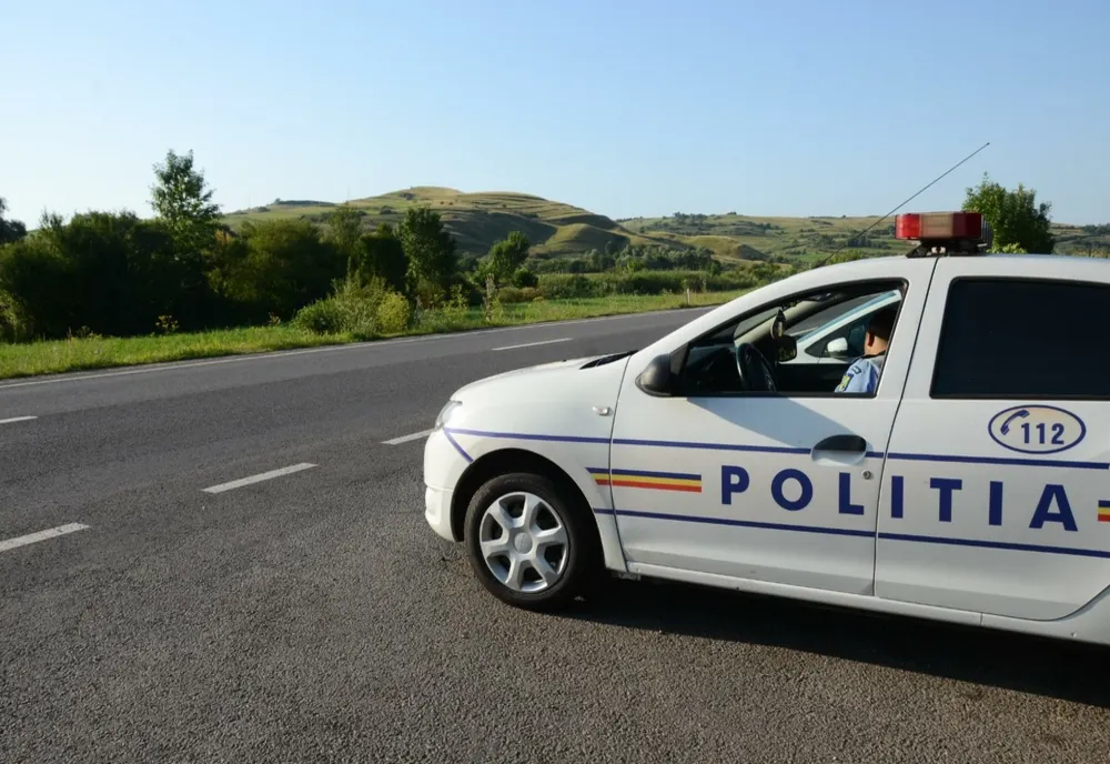 Doi migranți irakieni au sărit pe fereastra hotelului în care se aflau în carantină