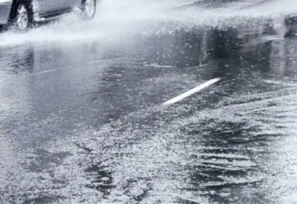 Drumuri naționale și autostrăzi pe care traficul se desfășoară în condiții de ploaie torențială