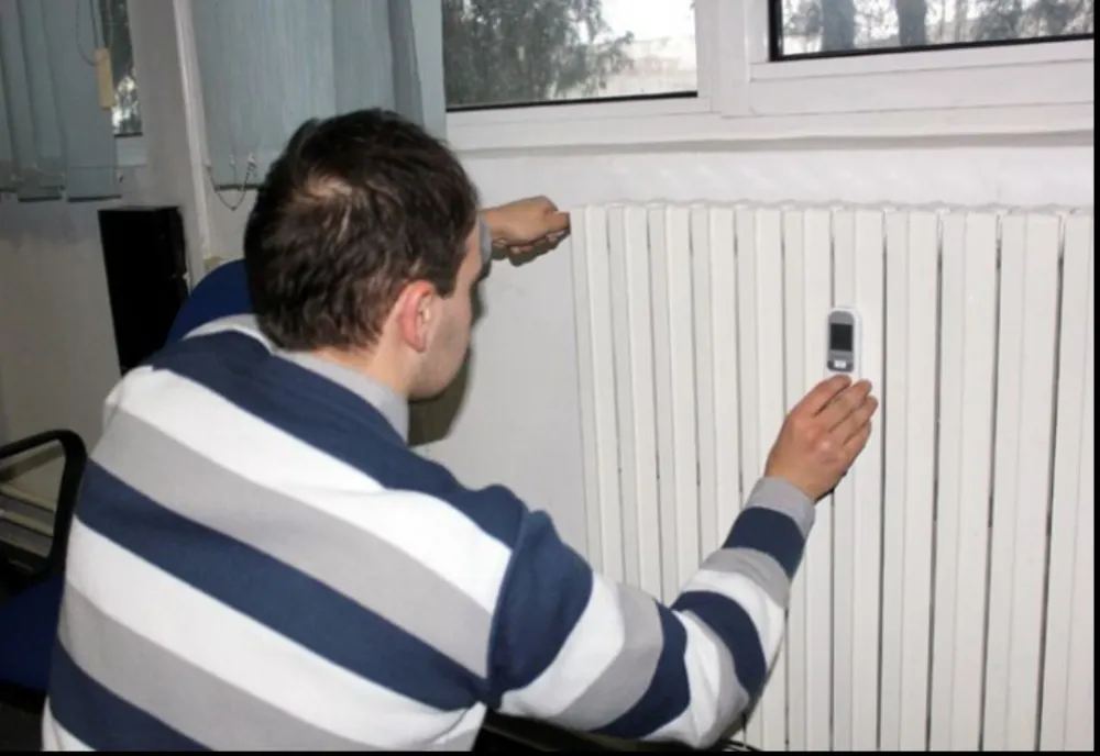 Avarie la rețeaua de termoficare încă din prima zi de furnizare a agentului termic în Severin