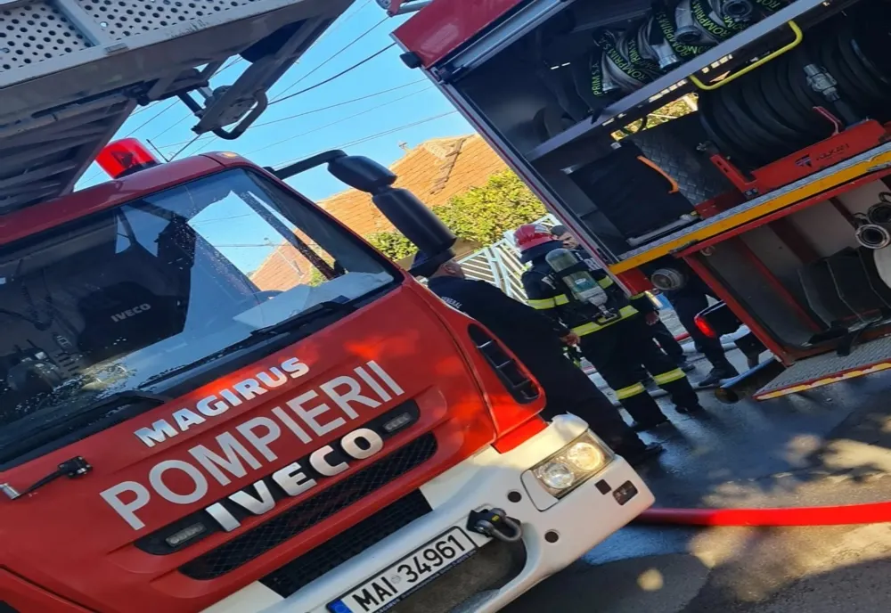 Copil de nouă luni blocat în mașină. Cheile se aflau în interior