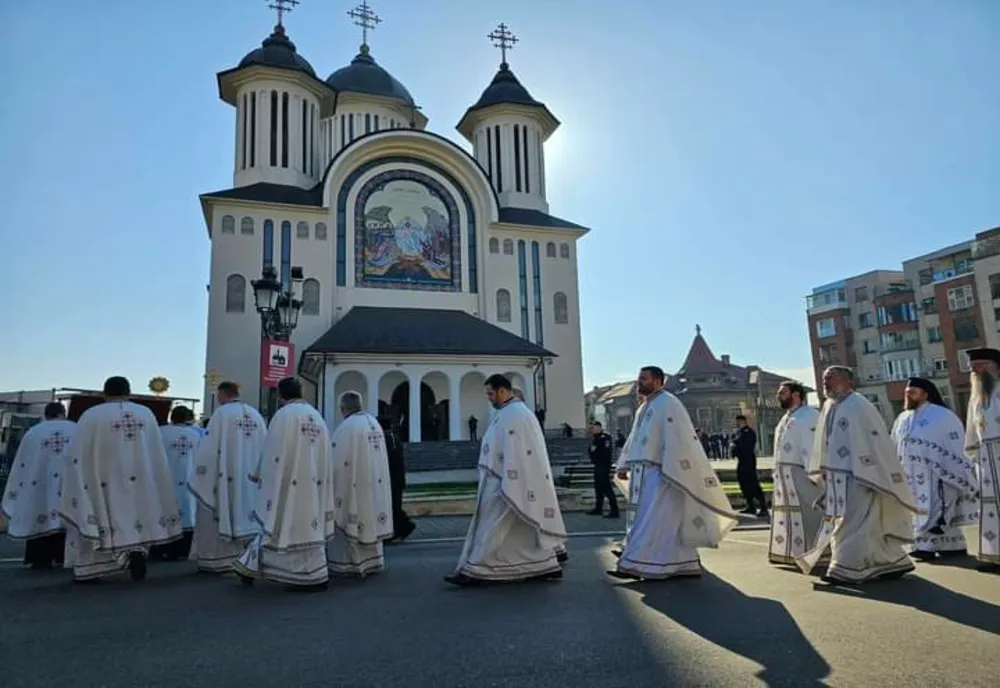 A fost sărbătorit hramul Catedralei Episcopale “Învierea Domnului” şi „Sf. M. Mc. Gheorghe” din Severin