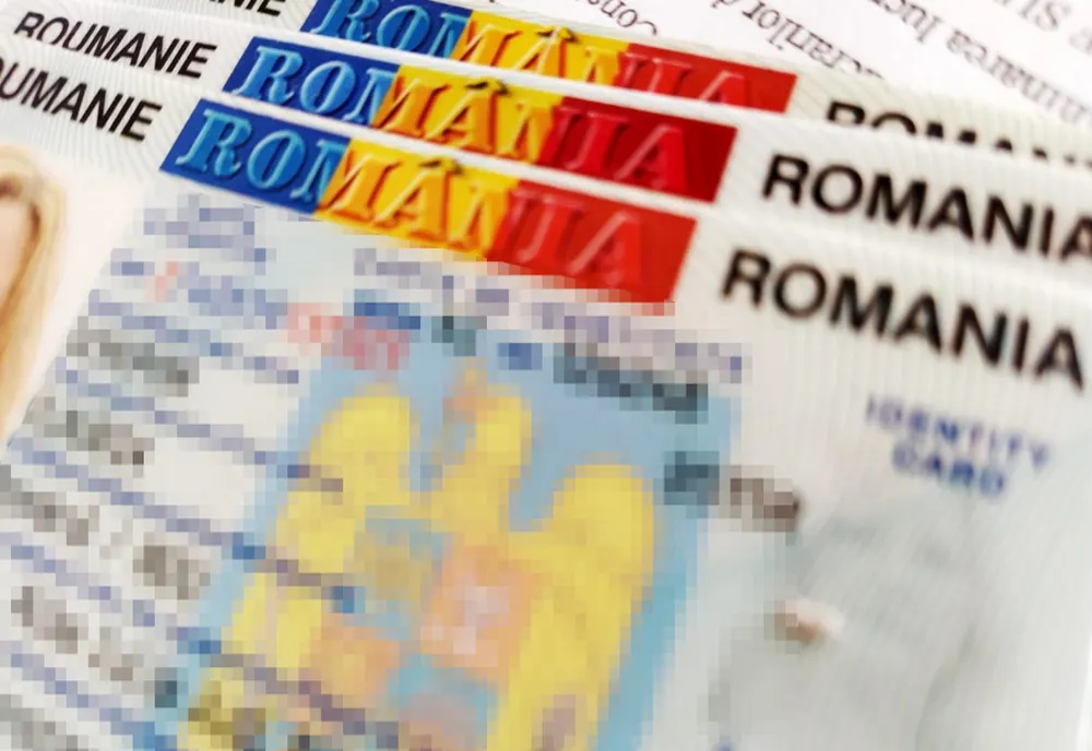 Cărțile de identitate se eliberează cu întârziere din cauza lipsei de material plastic